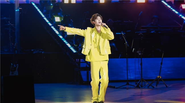 辞旧迎新!乌兰图雅2025“花开四季”天津演唱会燃情开唱