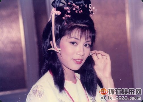 射雕英雄传翁美玲扮相美 26岁自杀死亡真相被扒